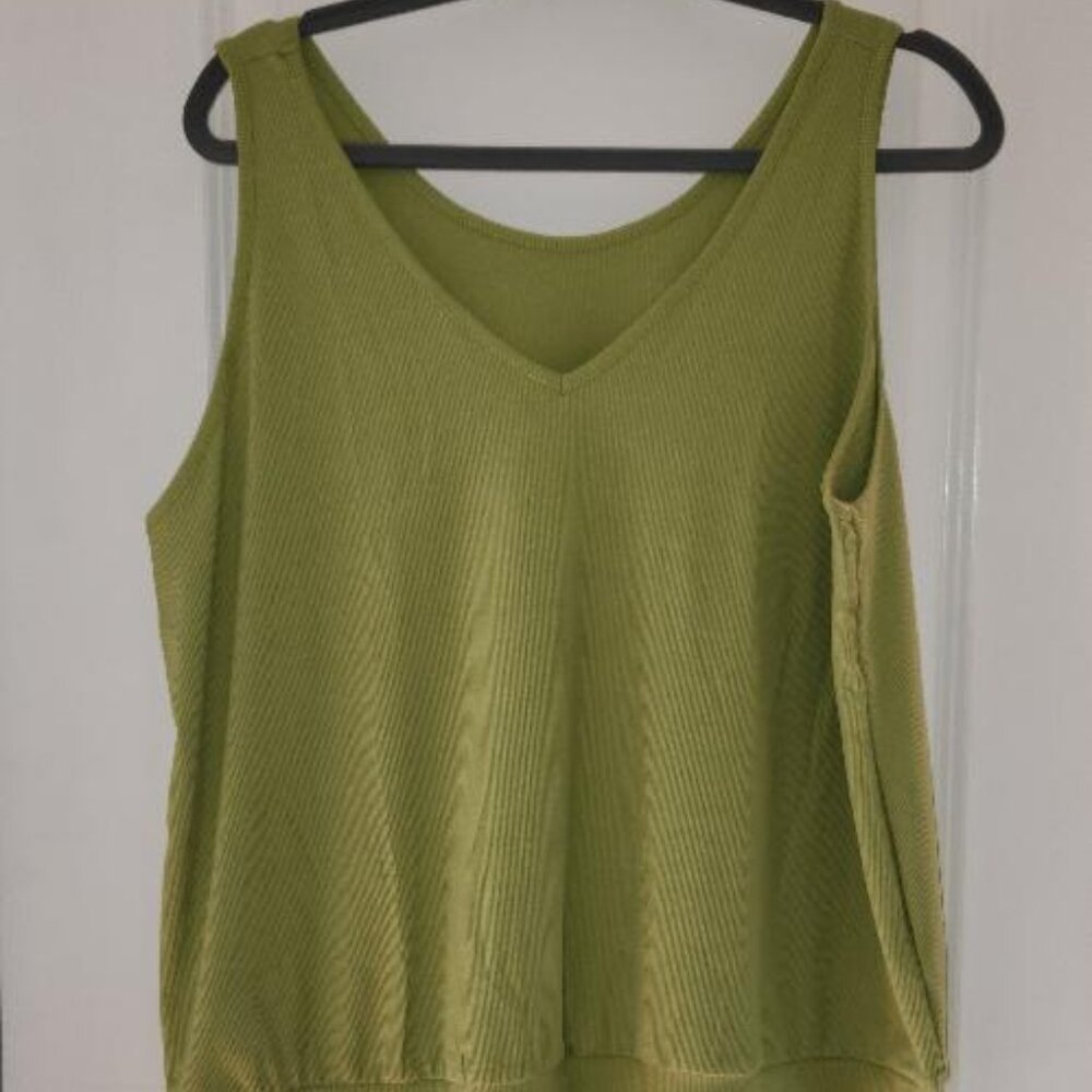 Veatzaer Women V Neck Tank Top Ribbed Sleeveless Loose Fit Banded Bottom Shirt